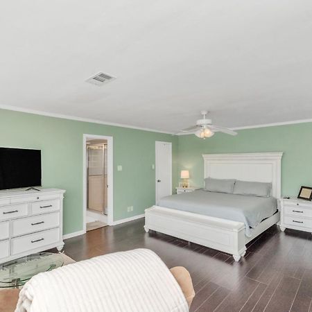 Beauty On The Water! Lake House Near The Beaches! Galveston Exterior foto