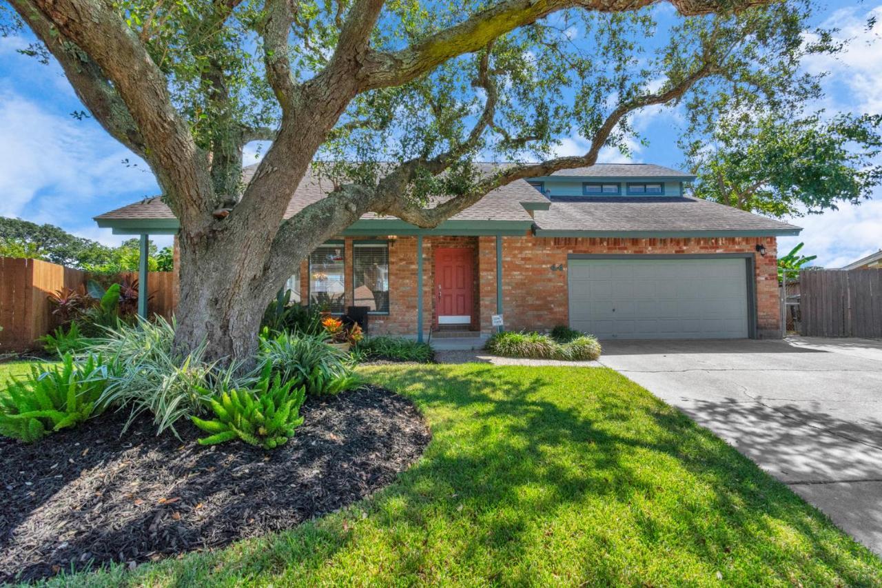 Beauty On The Water! Lake House Near The Beaches! Galveston Exterior foto